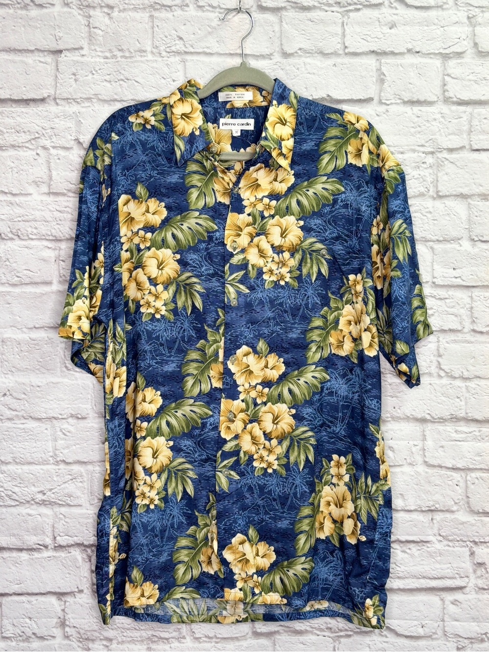 VTG Pierre Cardin Mens Button Down Shirt Size M Hawaiian Floral Tropical NWT